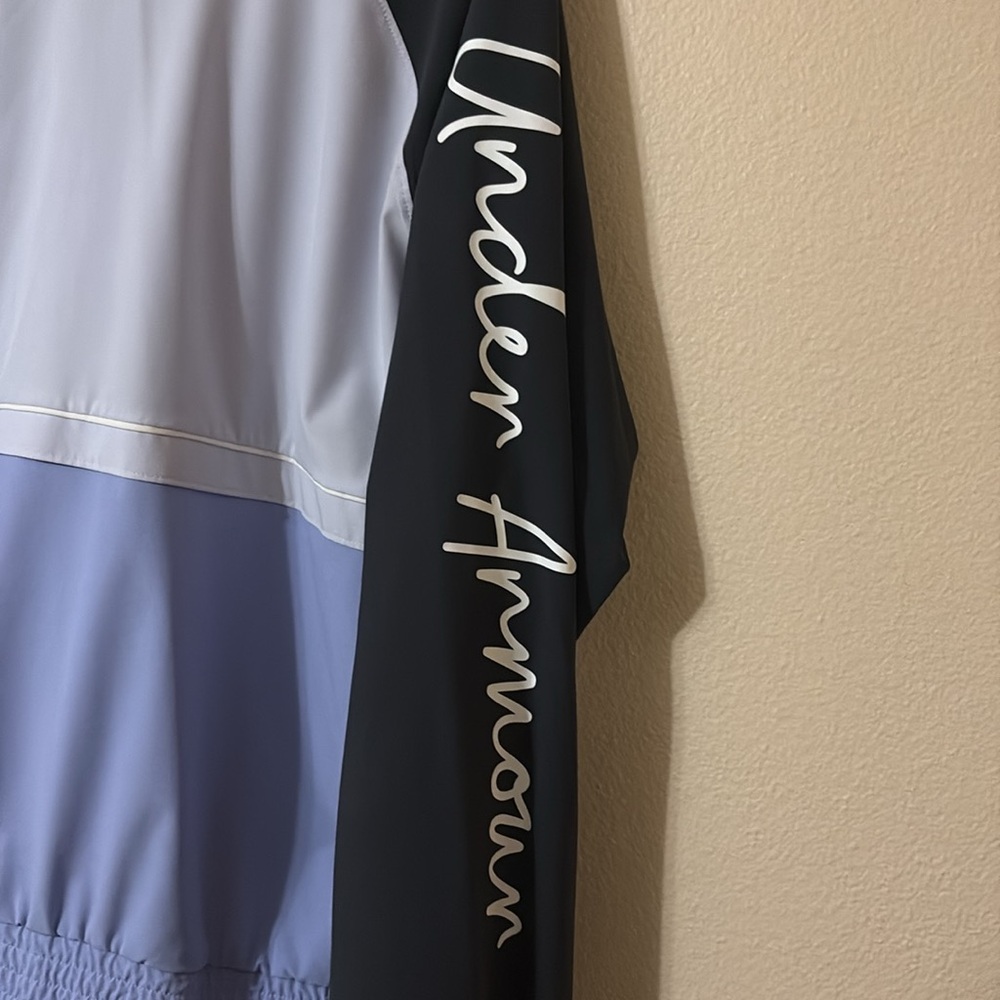 Under Armor Woman’s Jacket - image 4